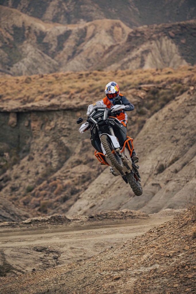 2025 KTM 1390 Super Adventure R specs