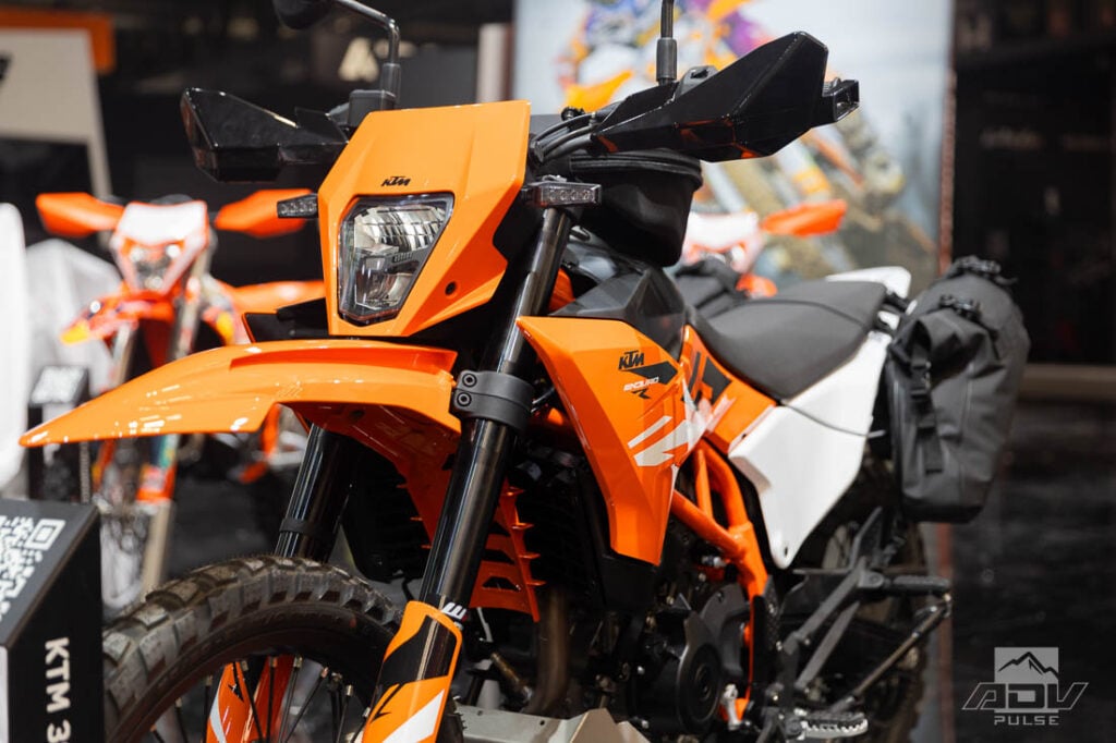 KTM 390 SMC R details