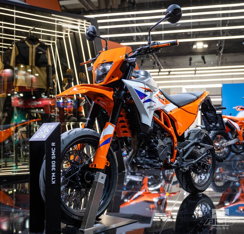 KTM 390 Supermoto details
