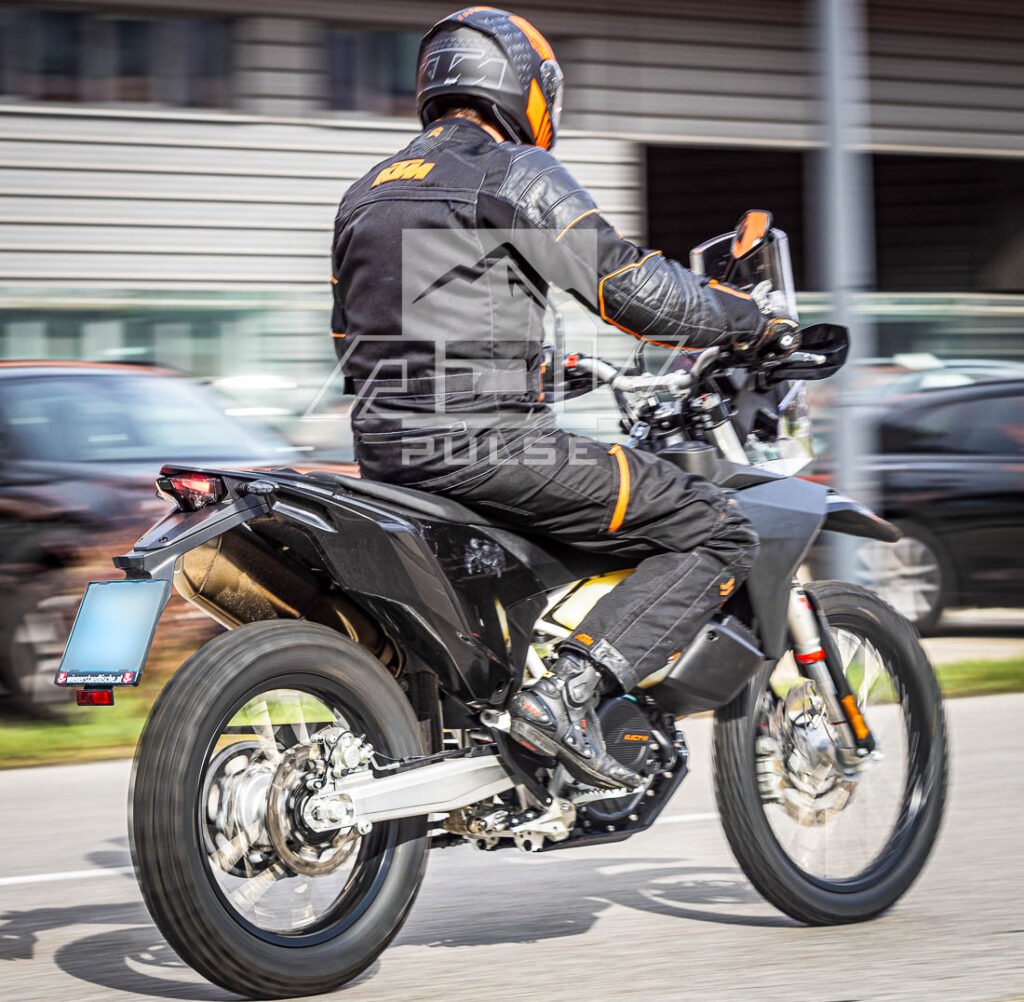 Rally-inspired KTM 690 Adventure R